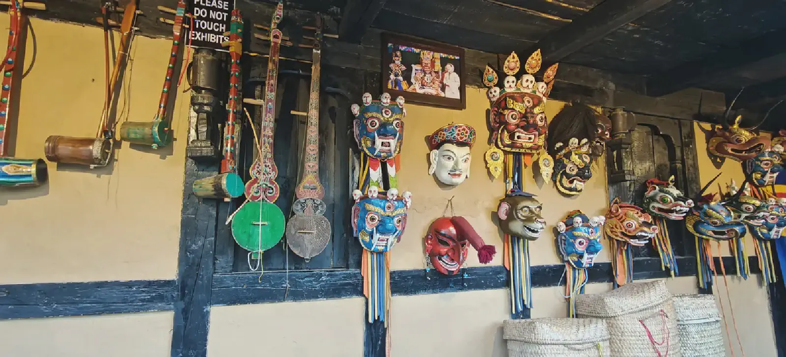 Archery and dance at Simply Bhutan