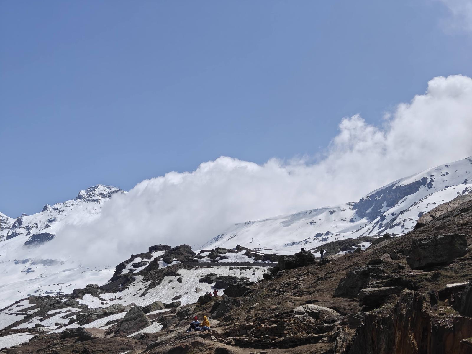 Clouds building over the snowfields at Gramphu