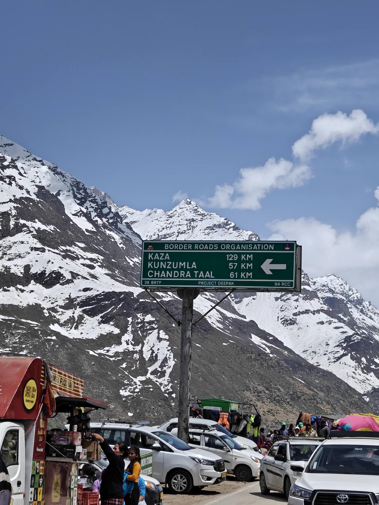 The Gramphu crossroad — Kaza one way, Sissu the other