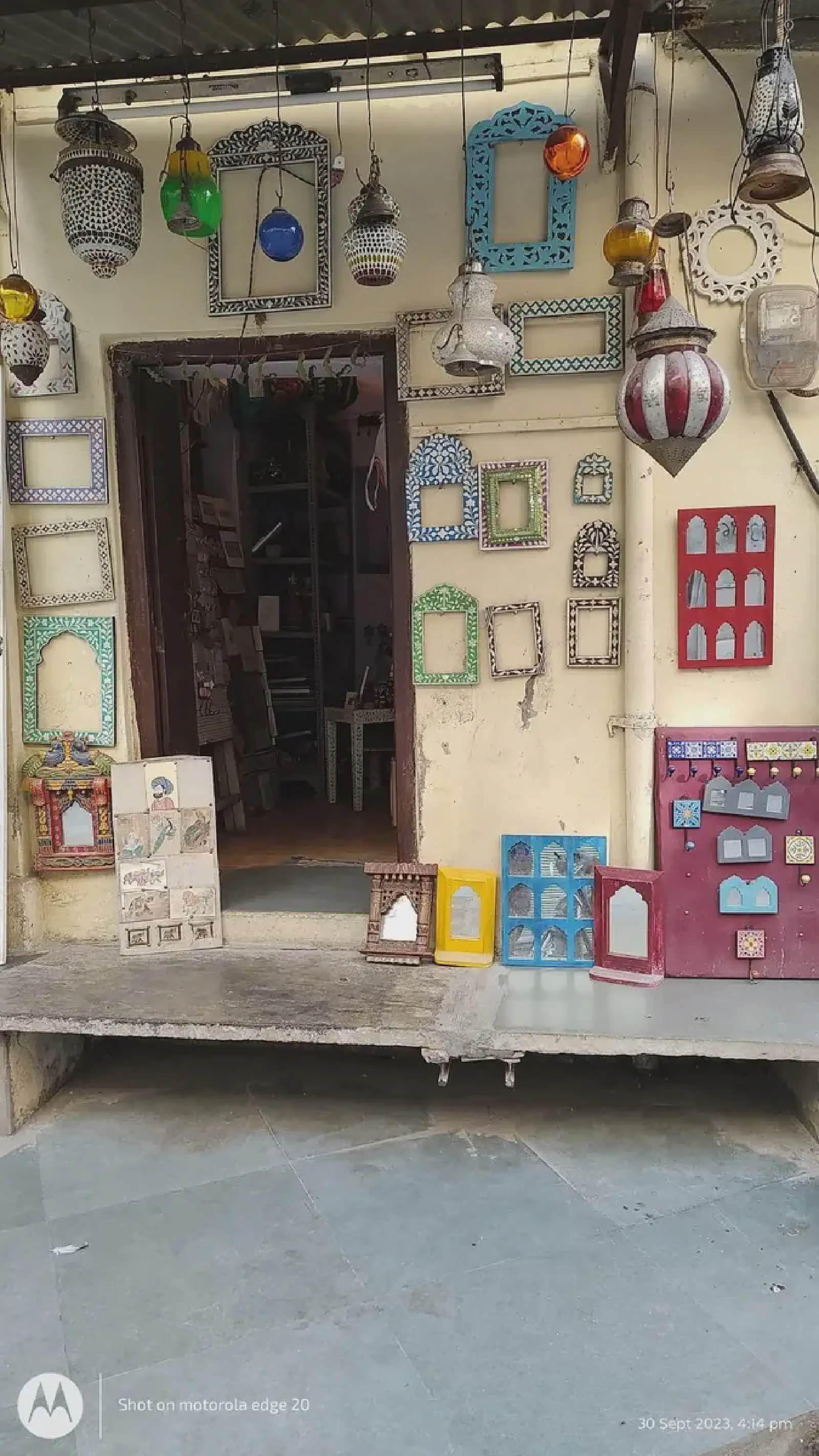 The first glimpse of the City Palace's grandeur.